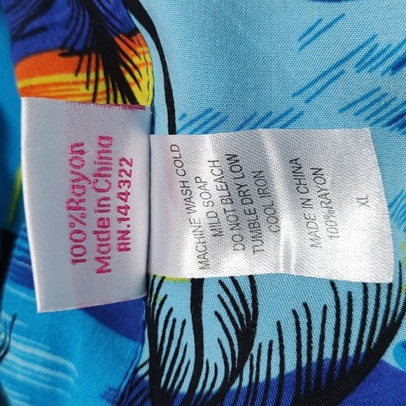 Hawaii Hangover Button Down Short Sleeve Top Size XL - Picture 4 of 5